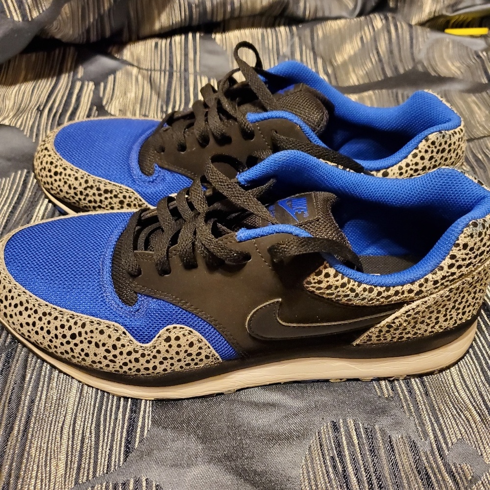 Nike shoes